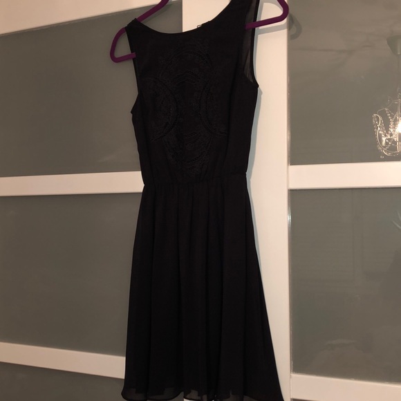 LBD - Picture 3 of 5